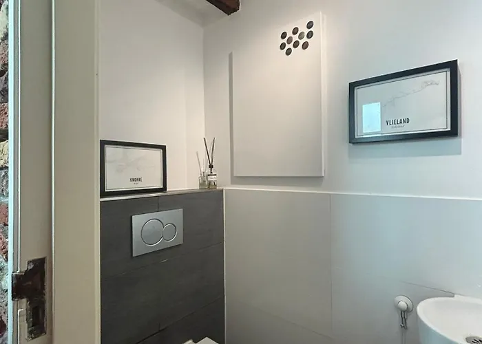 Vissershuisje Achterom 4 * Зандфорт