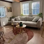 بيت للعطل Vissershuisje Achterom 4