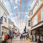 Vissershuisje Achterom 4 *