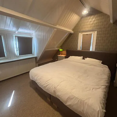 Vissershuisje Achterom 4