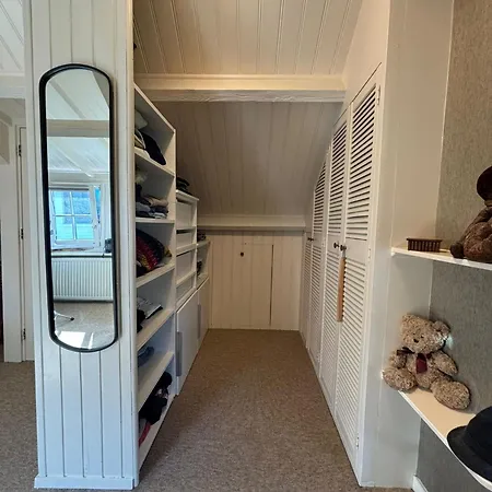 Vissershuisje Achterom 4 *