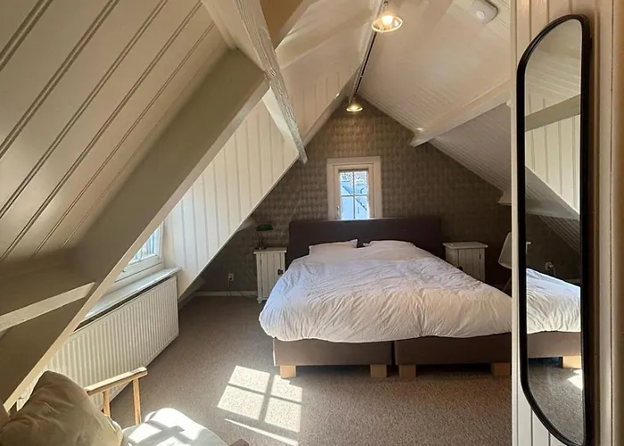 Vissershuisje Achterom 4 Vakantiehuis